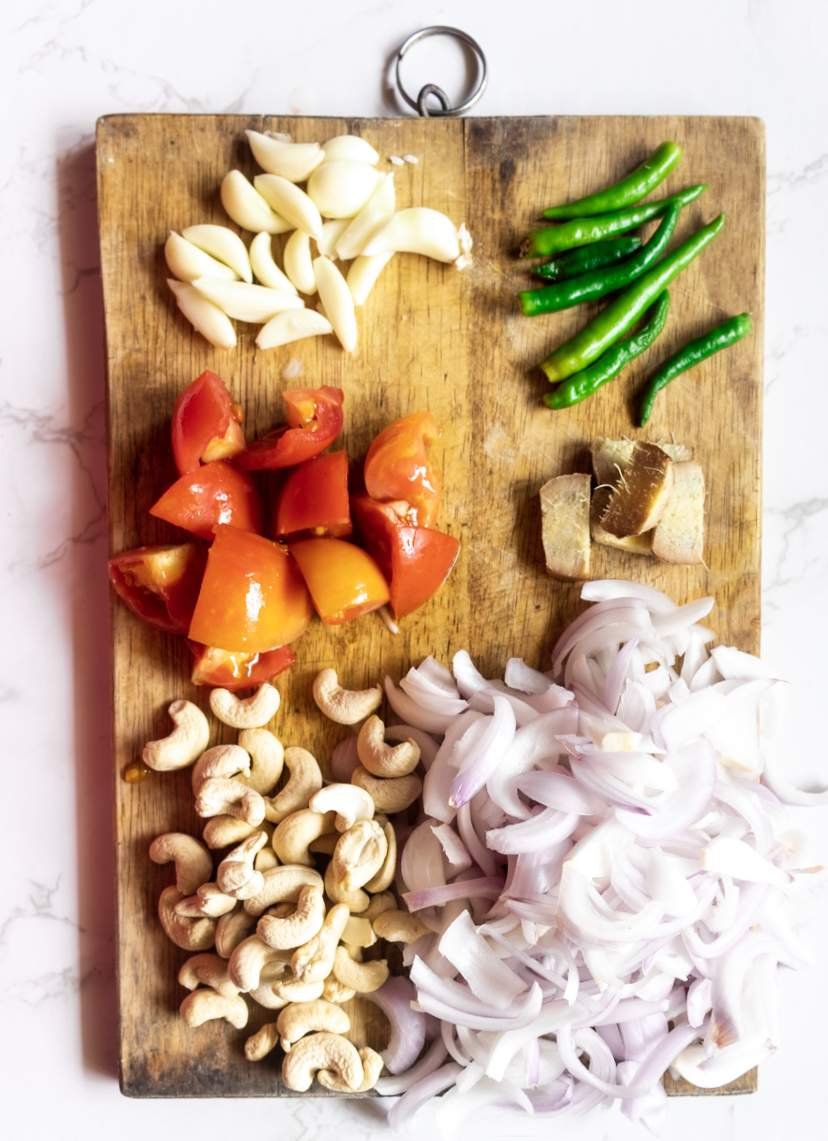 ingredients to make the malai kofta gravy