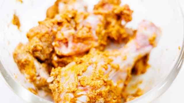 marinating chicken